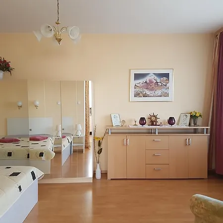 Trakata 公寓 瓦爾納